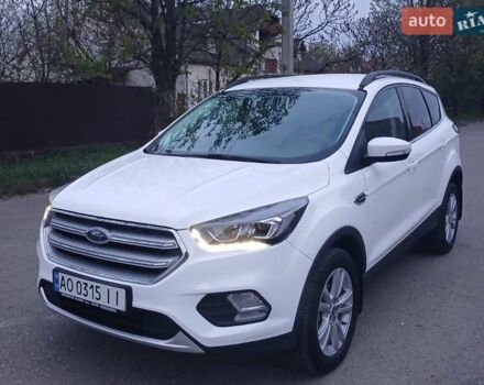 Белый Форд Куга, объемом двигателя 2 л и пробегом 100 тыс. км за 15500 $, фото 1 на Automoto.ua