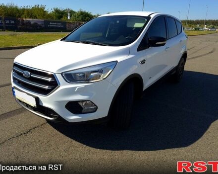 Білий Форд Куга, об'ємом двигуна 2 л та пробігом 174 тис. км за 14400 $, фото 1 на Automoto.ua