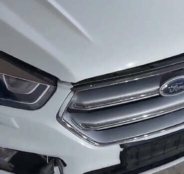 Белый Форд Куга, объемом двигателя 2 л и пробегом 99 тыс. км за 8400 $, фото 1 на Automoto.ua