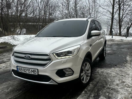 Білий Форд Куга, об'ємом двигуна 2 л та пробігом 97 тис. км за 17000 $, фото 1 на Automoto.ua