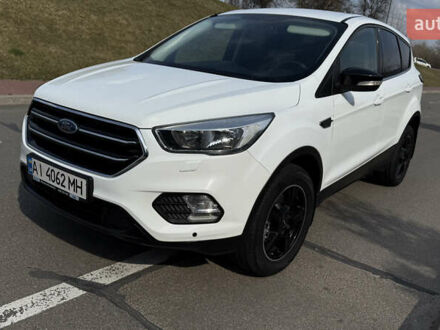 Форд Куга 2017 в Боярка на Automoto.ua Белый Форд Куга, объемом двигателя 2 л и пробегом 139 тыс. км за 15250 $, фото 1 на Automoto.ua
