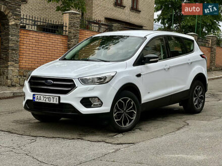Білий Форд Куга, об'ємом двигуна 2 л та пробігом 123 тис. км за 16500 $, фото 1 на Automoto.ua