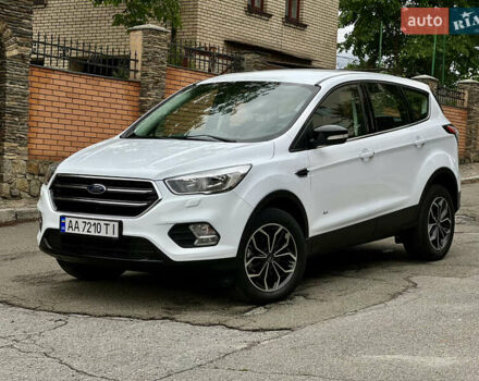 Білий Форд Куга, об'ємом двигуна 2 л та пробігом 123 тис. км за 16500 $, фото 1 на Automoto.ua
