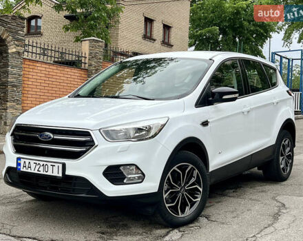 Білий Форд Куга, об'ємом двигуна 2 л та пробігом 123 тис. км за 15950 $, фото 1 на Automoto.ua