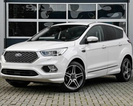 Белый Форд Куга, объемом двигателя 1.5 л и пробегом 65 тыс. км за 10900 $, фото 1 на Automoto.ua