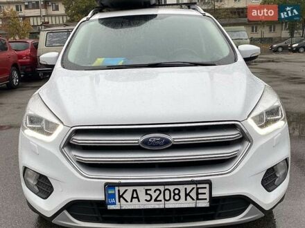 Белый Форд Куга, объемом двигателя 2 л и пробегом 125 тыс. км за 15100 $, фото 1 на Automoto.ua
