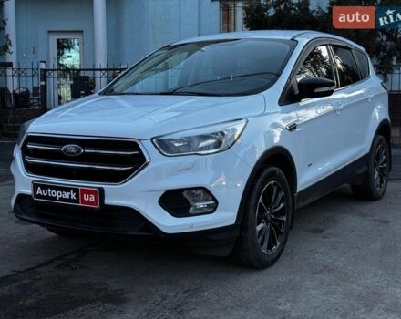 Белый Форд Куга, объемом двигателя 2 л и пробегом 184 тыс. км за 15690 $, фото 1 на Automoto.ua