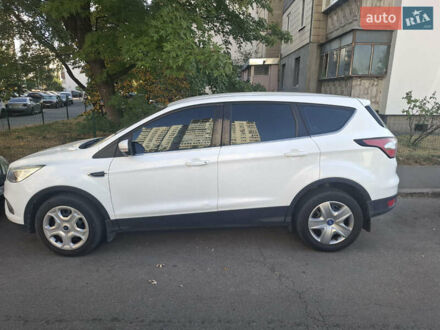 Белый Форд Куга, объемом двигателя 2 л и пробегом 177 тыс. км за 15500 $, фото 1 на Automoto.ua