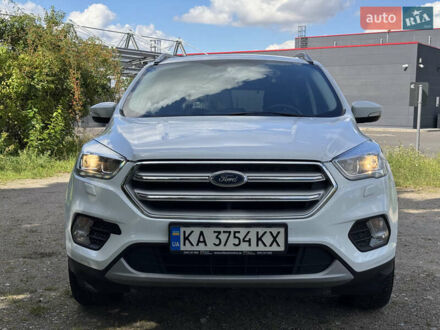 Форд Куга 2018 в Сумах на Automoto.ua Белый Форд Куга, объемом двигателя 2 л и пробегом 120 тыс. км за 19600 $, фото 1 на Automoto.ua