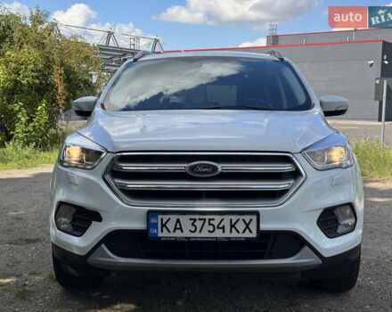 Білий Форд Куга, об'ємом двигуна 2 л та пробігом 120 тис. км за 19600 $, фото 1 на Automoto.ua