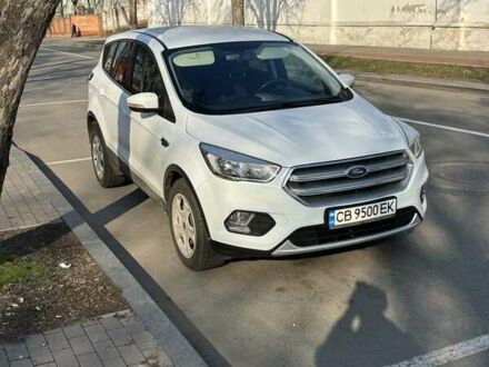 Форд Куга 2018 в Чернигове на Automoto.ua Белый Форд Куга, объемом двигателя 1.5 л и пробегом 115 тыс. км за 16000 $, фото 1 на Automoto.ua