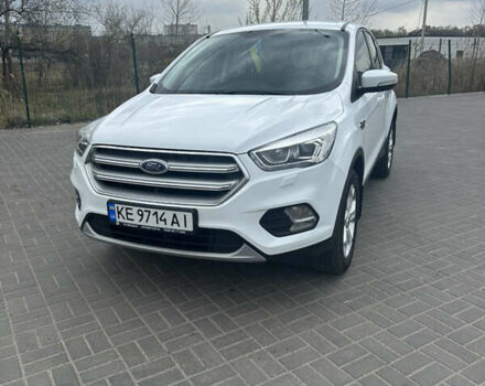 Белый Форд Куга, объемом двигателя 1.5 л и пробегом 95 тыс. км за 16500 $, фото 1 на Automoto.ua