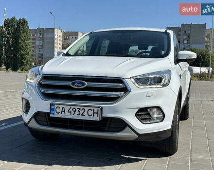 Білий Форд Куга, об'ємом двигуна 1.5 л та пробігом 80 тис. км за 16850 $, фото 1 на Automoto.ua