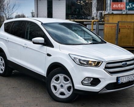 Білий Форд Куга, об'ємом двигуна 1.5 л та пробігом 83 тис. км за 15500 $, фото 1 на Automoto.ua