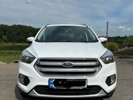 Форд Куга 2018 в Полтаве на Automoto.ua Белый Форд Куга, объемом двигателя 1.5 л и пробегом 64 тыс. км за 16990 $, фото 1 на Automoto.ua