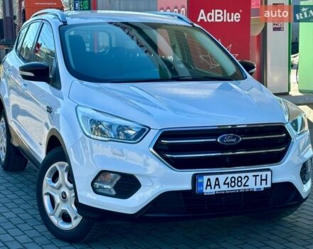 Белый Форд Куга, объемом двигателя 2 л и пробегом 129 тыс. км за 15790 $, фото 1 на Automoto.ua
