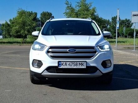 Белый Форд Куга, объемом двигателя 2 л и пробегом 177 тыс. км за 19100 $, фото 1 на Automoto.ua