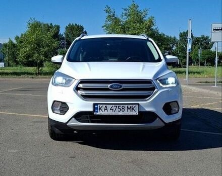 Белый Форд Куга, объемом двигателя 2 л и пробегом 177 тыс. км за 19100 $, фото 1 на Automoto.ua