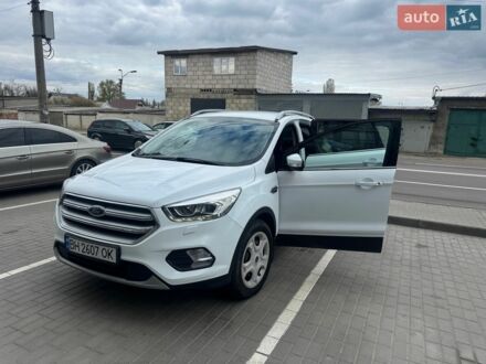 Белый Форд Куга, объемом двигателя 1.5 л и пробегом 119 тыс. км за 14900 $, фото 1 на Automoto.ua