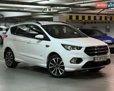 Белый Форд Куга, объемом двигателя 2 л и пробегом 229 тыс. км за 16500 $, фото 1 на Automoto.ua