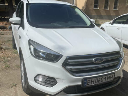 Форд Куга 2018 в Одессе на Automoto.ua Белый Форд Куга, объемом двигателя 1.5 л и пробегом 54 тыс. км за 18500 $, фото 1 на Automoto.ua