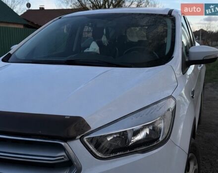 Белый Форд Куга, объемом двигателя 1.5 л и пробегом 112 тыс. км за 16500 $, фото 1 на Automoto.ua