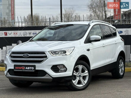 Форд Куга 2018 в Киеве на Automoto.ua Белый Форд Куга, объемом двигателя 1.5 л и пробегом 71 тыс. км за 17500 $, фото 1 на Automoto.ua