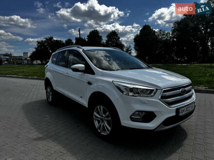Форд Куга 2018 в Житомире на Automoto.ua Белый Форд Куга, объемом двигателя 2 л и пробегом 258 тыс. км за 18200 $, фото 1 на Automoto.ua