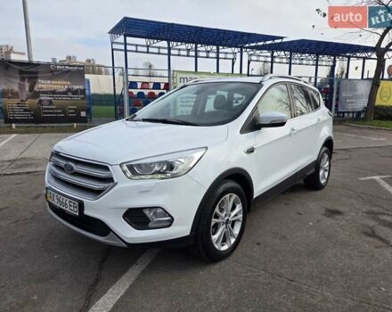 Белый Форд Куга, объемом двигателя 2 л и пробегом 134 тыс. км за 18950 $, фото 1 на Automoto.ua