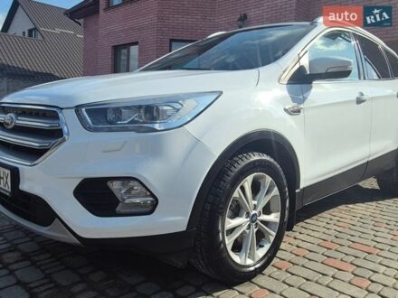 Белый Форд Куга, объемом двигателя 2 л и пробегом 89 тыс. км за 22200 $, фото 1 на Automoto.ua