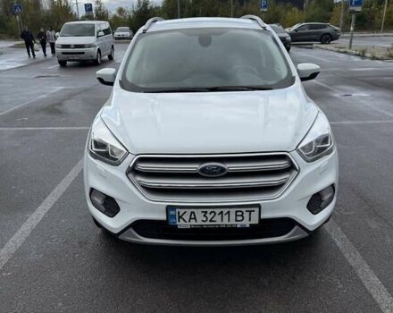 Белый Форд Куга, объемом двигателя 1.5 л и пробегом 187 тыс. км за 16800 $, фото 1 на Automoto.ua