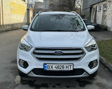 Белый Форд Куга, объемом двигателя 1.5 л и пробегом 102 тыс. км за 19500 $, фото 1 на Automoto.ua
