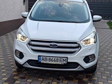 Форд Куга 2019 у Гайсине на Automoto.ua Білий Форд Куга, об'ємом двигуна 1.5 л та пробігом 56 тис. км за 19700 $, фото 1 на Automoto.ua