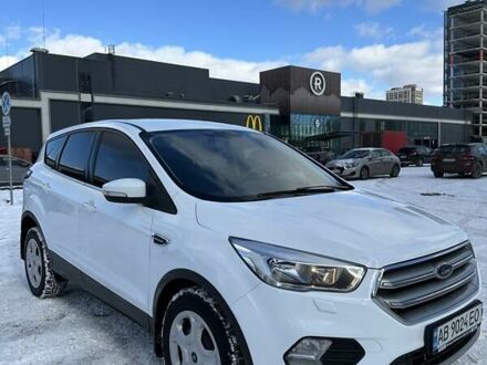 Форд Куга 2019 в Киеве на Automoto.ua Белый Форд Куга, объемом двигателя 1.5 л и пробегом 120 тыс. км за 16700 $, фото 1 на Automoto.ua
