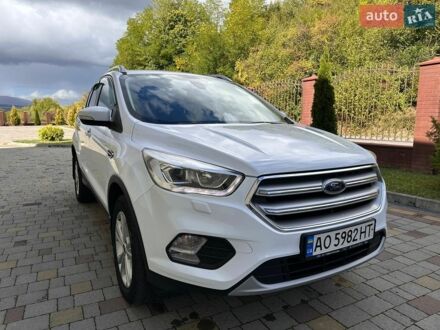 Білий Форд Куга, об'ємом двигуна 2 л та пробігом 121 тис. км за 17500 $, фото 1 на Automoto.ua