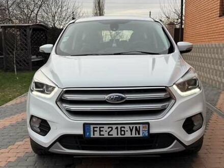 Белый Форд Куга, объемом двигателя 2 л и пробегом 187 тыс. км за 16963 $, фото 1 на Automoto.ua