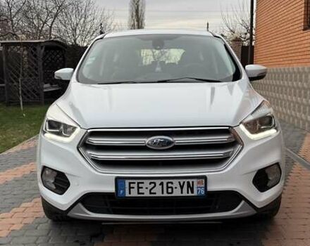 Белый Форд Куга, объемом двигателя 2 л и пробегом 187 тыс. км за 16963 $, фото 1 на Automoto.ua