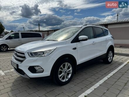 Білий Форд Куга, об'ємом двигуна 1.5 л та пробігом 233 тис. км за 15300 $, фото 1 на Automoto.ua