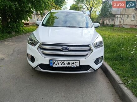 Белый Форд Куга, объемом двигателя 1.5 л и пробегом 65 тыс. км за 17900 $, фото 1 на Automoto.ua