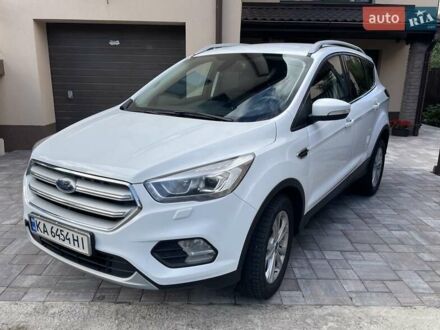 Білий Форд Куга, об'ємом двигуна 1.5 л та пробігом 96 тис. км за 19000 $, фото 1 на Automoto.ua
