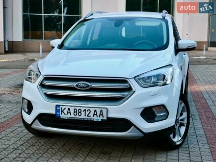 Белый Форд Куга, объемом двигателя 2 л и пробегом 157 тыс. км за 16400 $, фото 1 на Automoto.ua