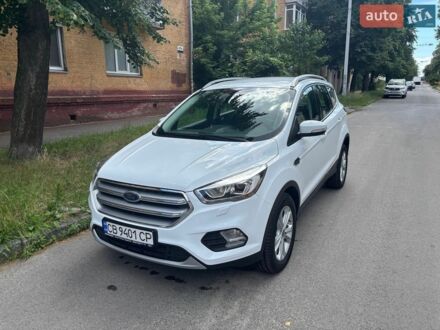 Белый Форд Куга, объемом двигателя 1.5 л и пробегом 115 тыс. км за 16900 $, фото 1 на Automoto.ua