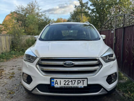 Форд Куга 2019 в Фастове на Automoto.ua Белый Форд Куга, объемом двигателя 1.5 л и пробегом 113 тыс. км за 17500 $, фото 1 на Automoto.ua