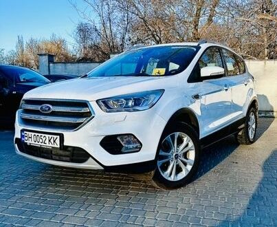 Белый Форд Куга, объемом двигателя 2 л и пробегом 153 тыс. км за 17000 $, фото 1 на Automoto.ua