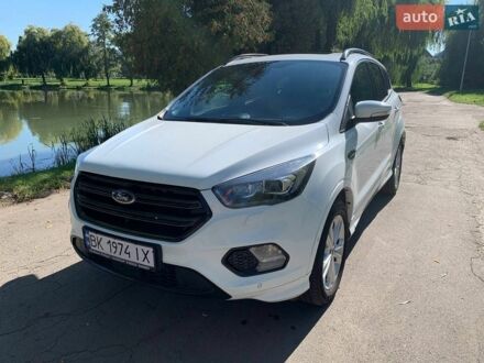 Белый Форд Куга, объемом двигателя 2 л и пробегом 196 тыс. км за 18000 $, фото 1 на Automoto.ua
