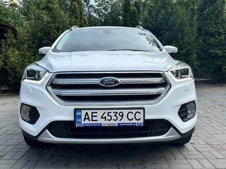 Форд Куга 2019 в Днепре (Днепропетровске) на Automoto.ua Белый Форд Куга, объемом двигателя 1.5 л и пробегом 49 тыс. км за 18900 $, фото 1 на Automoto.ua
