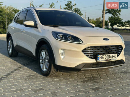 Форд Куга 2020 в Николаеве на Automoto.ua Белый Форд Куга, объемом двигателя 2 л и пробегом 66 тыс. км за 26800 $, фото 1 на Automoto.ua