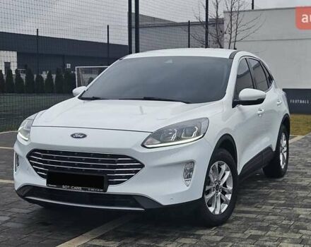 Белый Форд Куга, объемом двигателя 2 л и пробегом 209 тыс. км за 20300 $, фото 1 на Automoto.ua