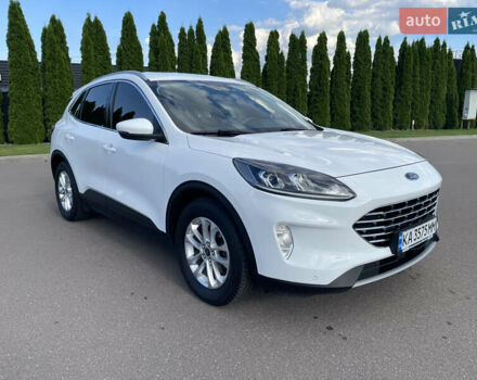 Білий Форд Куга, об'ємом двигуна 2 л та пробігом 85 тис. км за 24000 $, фото 1 на Automoto.ua