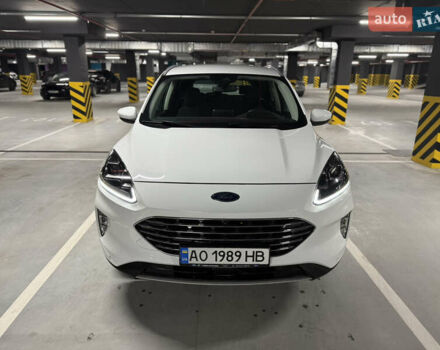 Белый Форд Куга, объемом двигателя 2 л и пробегом 60 тыс. км за 26000 $, фото 1 на Automoto.ua